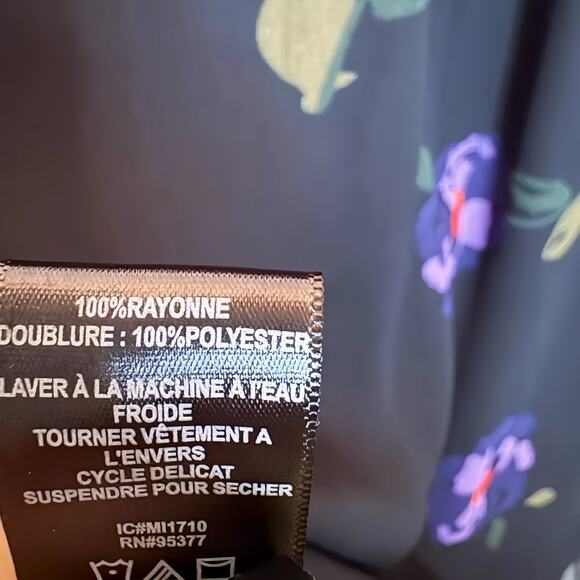 Sanctuary Floral Cold-Shoulder Blouse – Black/Purple (XS) - Picture 6 of 6